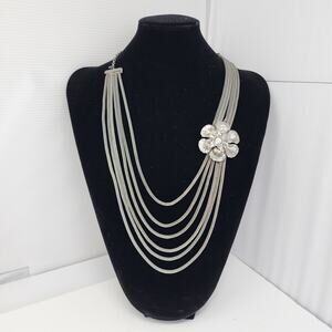 Metal Layered Floral Necklace